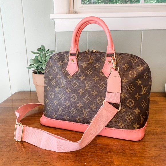 Louis Vuitton Handbags - 🎀 Louis Vuitton Alma PM Pink crossbody